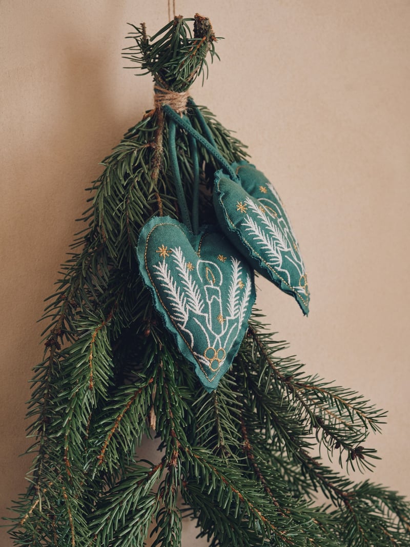 Embroidered heart ornament - Forest Green - image 2