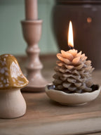 Pine cone-shaped candle - Camel - image 2